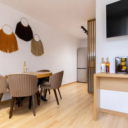 Sunny Boho Apartment *